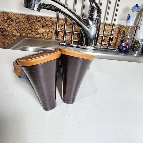 Donald J Pliner - Picture 11 of 13